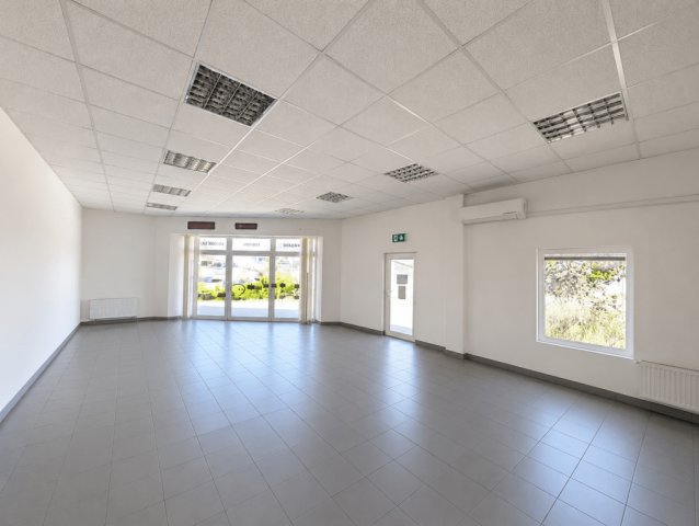 Eladó ipari ingatlan, Szegeden, Kereskedő közben 308 M Ft