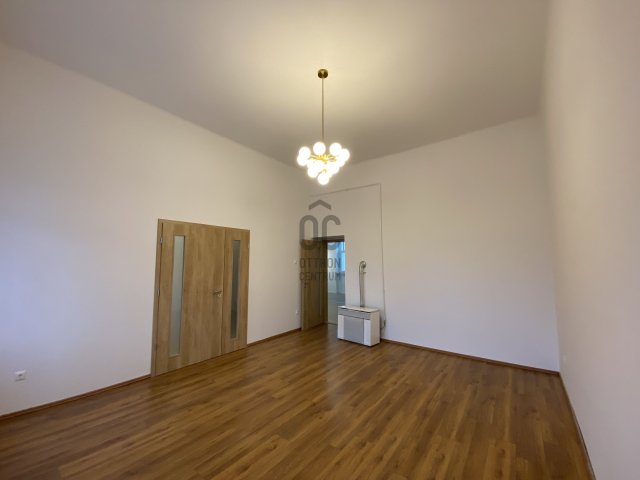 Kiadó téglalakás, albérlet, Kecskeméten 275 E Ft / hó