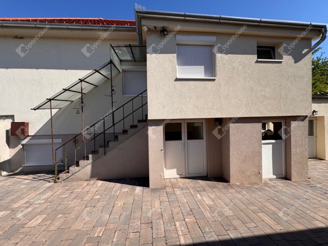 Eladó családi ház, Sopronban 92 M Ft, 4 szobás