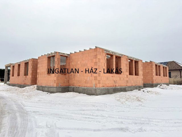 Eladó családi ház, Veresegyházon 149.9 M Ft, 5 szobás