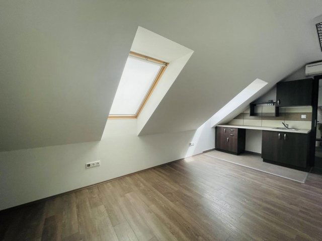 Kiadó iroda, Győrött, Szent Imre úton 58 E Ft / hó