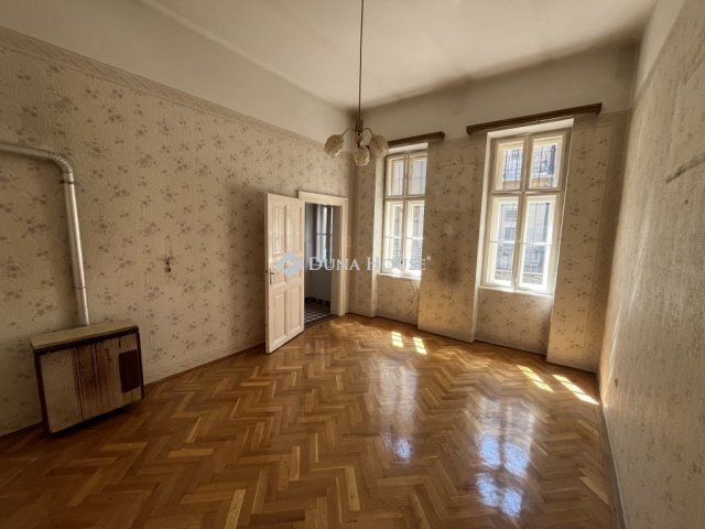 Eladó téglalakás, Budapesten, VIII. kerületben 34 M Ft, 1 szobás