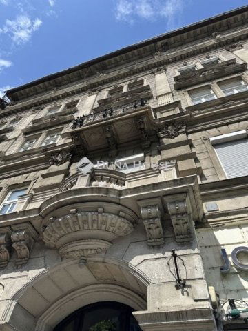 Eladó téglalakás, Budapesten, VI. kerületben 82.8 M Ft, 2 szobás