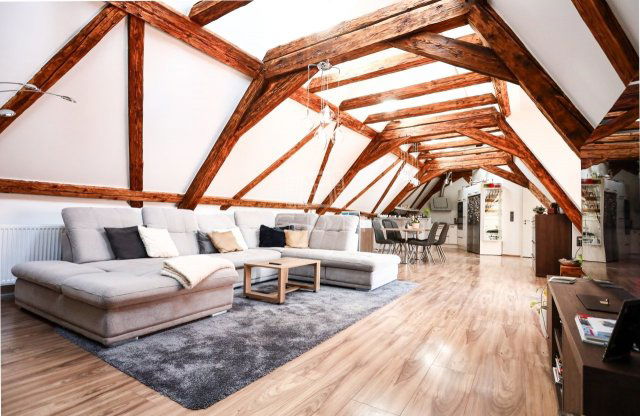 Eladó téglalakás, Győrött 165 M Ft, 4 szobás