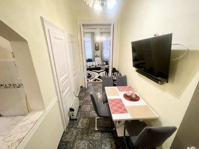 Eladó téglalakás, Budapesten, VII. kerületben 89.9 M Ft