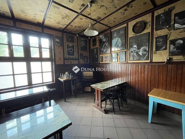 Eladó üzlethelyiség, Pilisszentivánon 140 M Ft