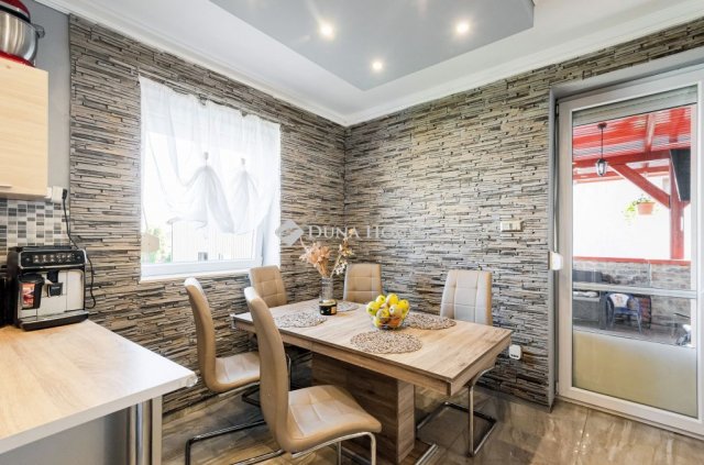 Eladó családi ház, Tokodon, Temető utcában 109 M Ft, 2 szobás