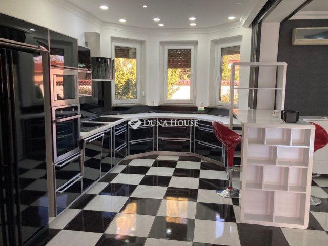 Kiadó családi ház, albérlet, Debrecenben 450 E Ft / hó