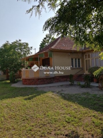 Eladó családi ház, Cegléden 59.9 M Ft, 2 szobás