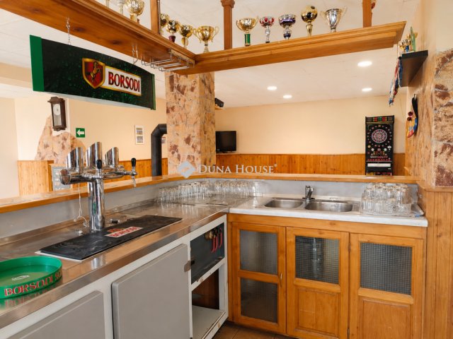 Eladó üzlethelyiség, Gyóróban 18.99 M Ft, 1 szobás