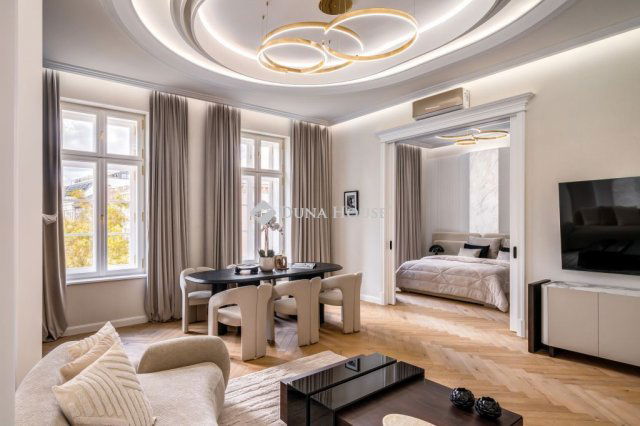 Eladó téglalakás, Budapesten, VI. kerületben 379 M Ft, 3 szobás