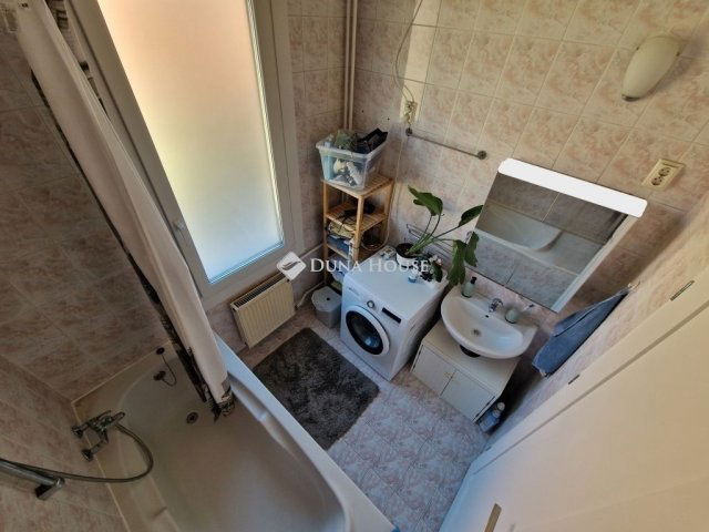 Eladó téglalakás, Budapesten, VIII. kerületben 84 M Ft, 2 szobás