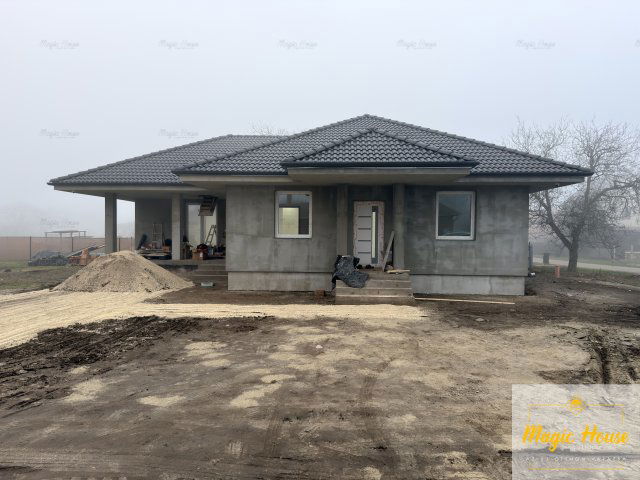 Eladó családi ház, Pusztaszabolcson 93 M Ft, 4 szobás