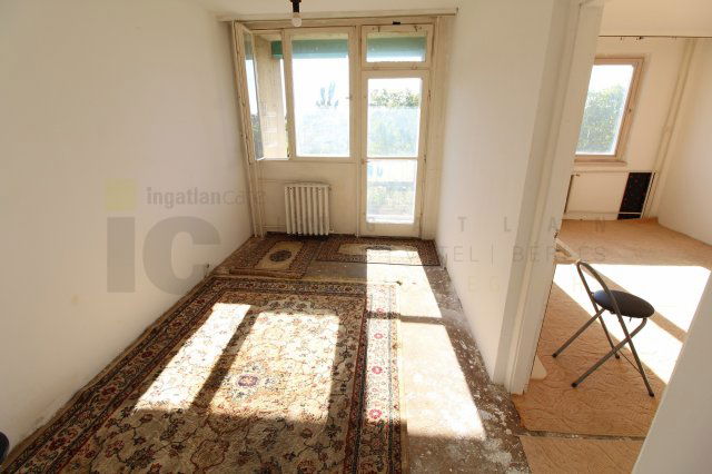 Eladó panellakás, Szegeden, Kereszttöltés utcában 44.99 M Ft