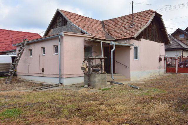 Eladó családi ház, Péterin 36 M Ft, 2 szobás