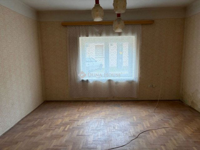 Eladó téglalakás, Tatán, Kálvária utcában 22.9 M Ft, 2 szobás