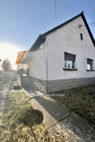 Eladó családi ház, Ongán 39.99 M Ft, 3 szobás
