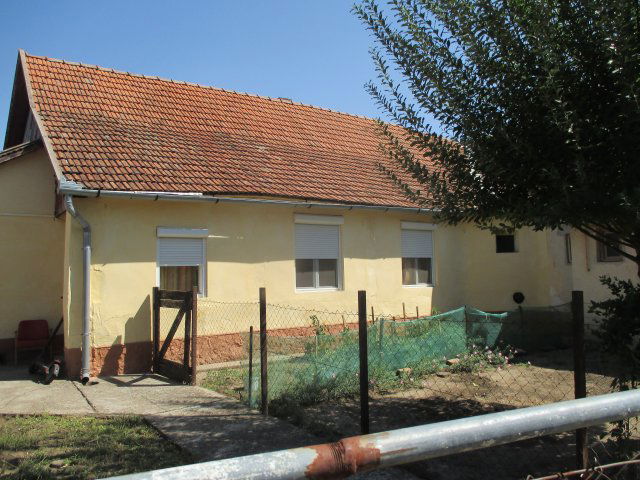 Eladó téglalakás, Mezőkovácsházán 8.5 M Ft, 2+1 szobás