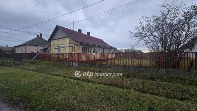 Eladó családi ház, Tetétlenen 8.5 M Ft, 2 szobás