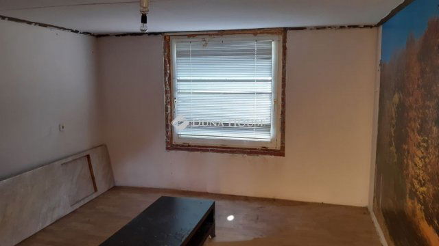 Eladó nyaraló, Jászberényben 3.5 M Ft, 1 szobás