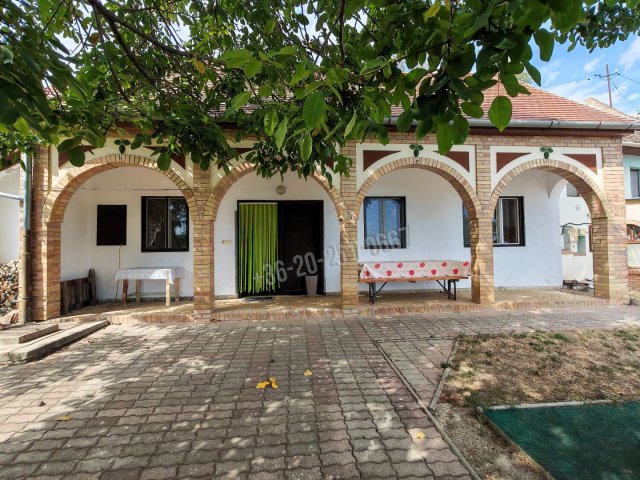 Eladó nyaraló, Mohácson 16.5 M Ft, 1 szobás