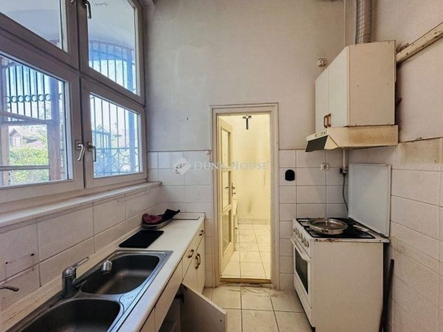 Eladó téglalakás, Szegeden 79.9 M Ft, 3+2 szobás