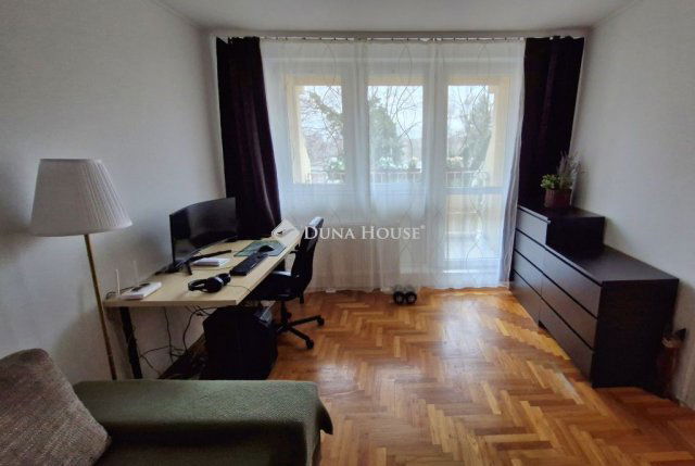 Eladó panellakás, III. kerületben, Kaszásdűlő utcában