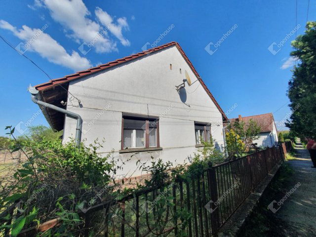 Eladó családi ház, Ladon 35 M Ft, 4 szobás