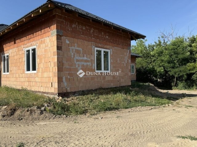 Eladó családi ház, Maglódon 75 M Ft, 2 szobás