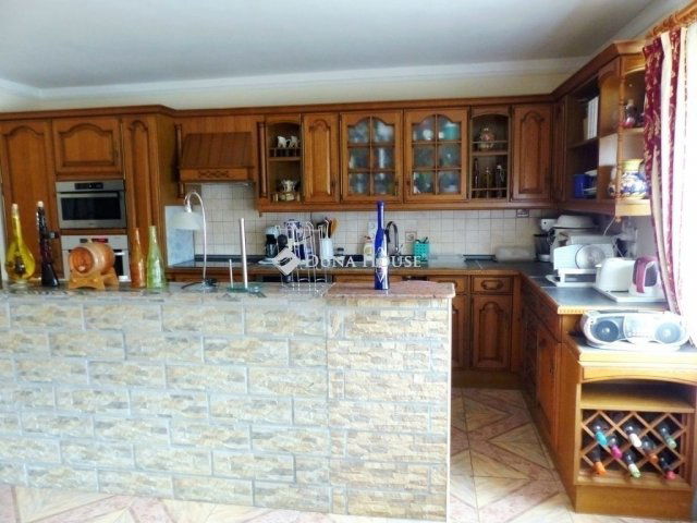 Eladó családi ház, Kozármislenyen 128.5 M Ft, 5 szobás