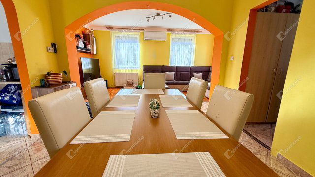 Eladó téglalakás, Üllőn 125 M Ft, 5 szobás