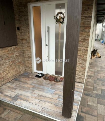 Eladó családi ház, Albertirsán 95 M Ft, 6 szobás