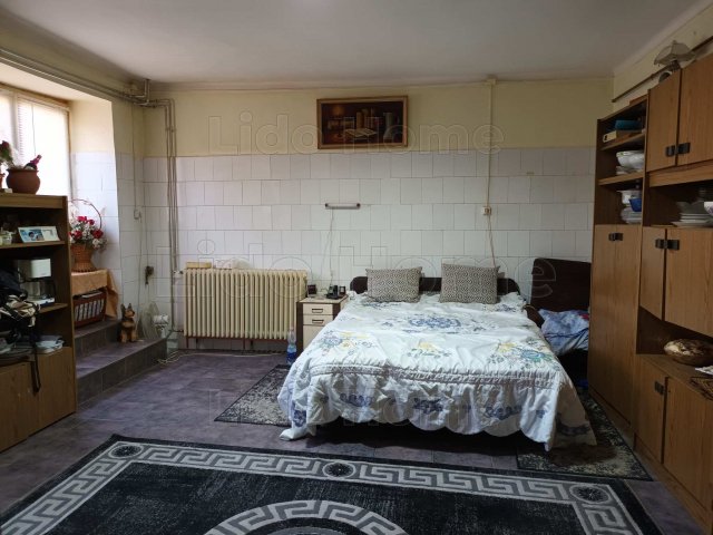 Eladó családi ház, Kislángon 78 M Ft, 8 szobás