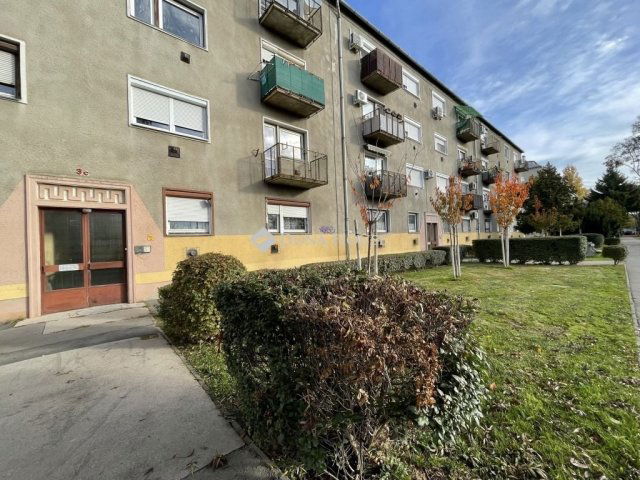 Eladó téglalakás, Szigetszentmiklóson 61 M Ft, 3 szobás