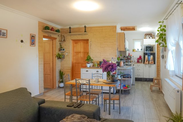 Eladó családi ház, Kiskunlacházán 87.55 M Ft, 2 szobás