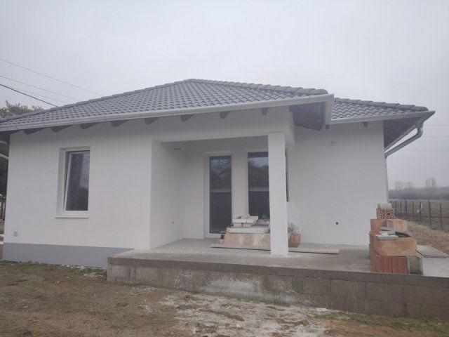 Eladó ikerház, Kakucson 85 M Ft, 4 szobás / költözzbe.hu