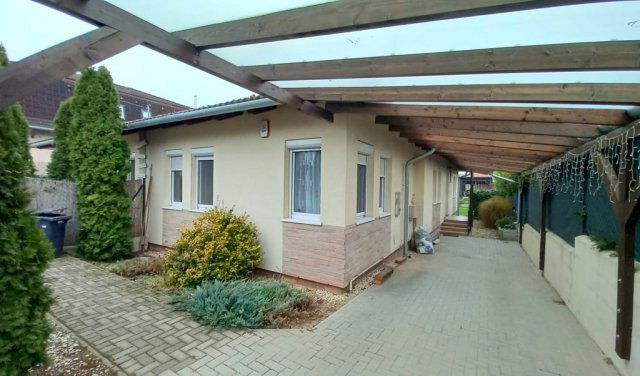 Eladó ikerház, Dunakeszin 169.5 M Ft, 4 szobás