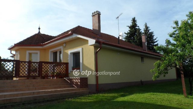 Eladó családi ház, Bocskaikerten 240 M Ft, 3 szobás
