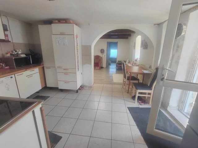 Eladó családi ház, Bokodon 40.9 M Ft, 2 szobás