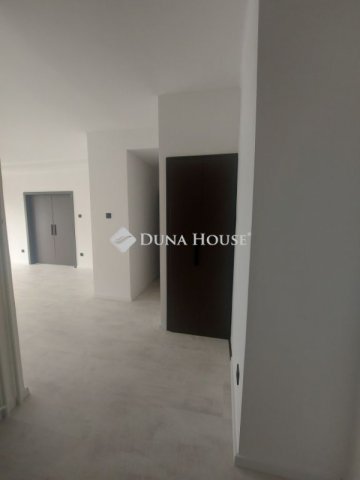 Eladó téglalakás, Pécsett 68.9 M Ft, 2 szobás