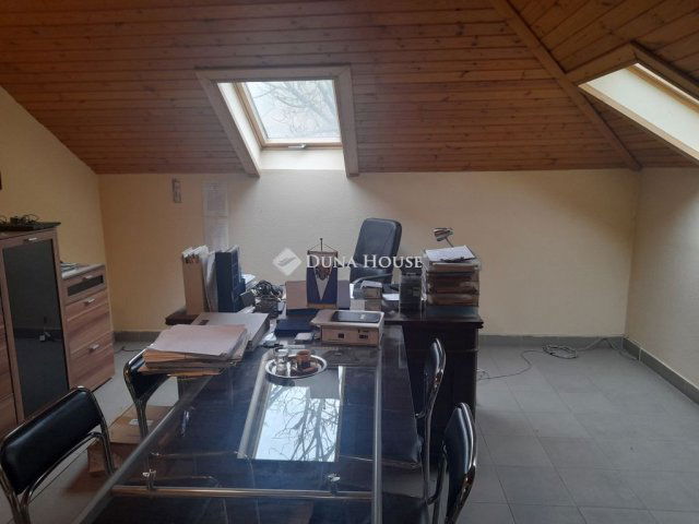 Kiadó üzlethelyiség, Gödöllőn 900 E Ft / hó