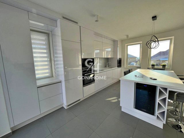 Eladó családi ház, Nemesvámoson 170 M Ft, 2+3 szobás