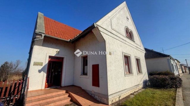 Eladó üzlethelyiség, Fertőhomokon 215 M Ft, 8 szobás