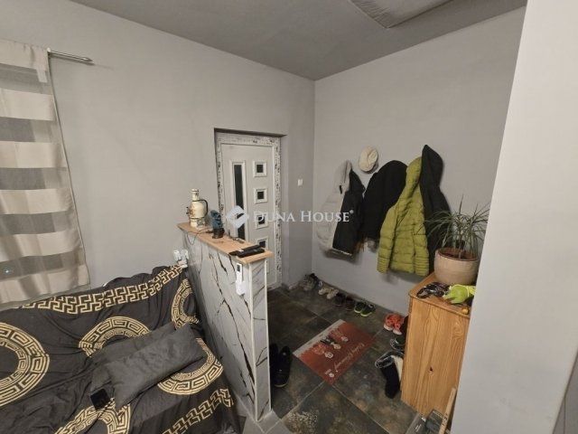 Eladó családi ház, Szegeden 29 M Ft, 2 szobás