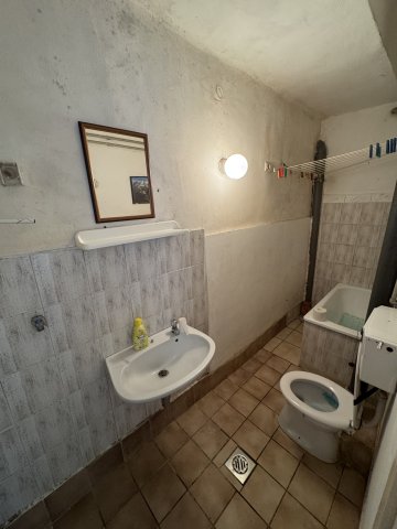 Eladó téglalakás, Várpalotán 26 M Ft, 1 szobás