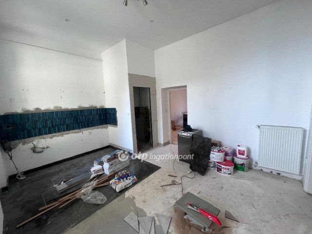 Eladó téglalakás, Szegeden 97.5 M Ft, 3 szobás