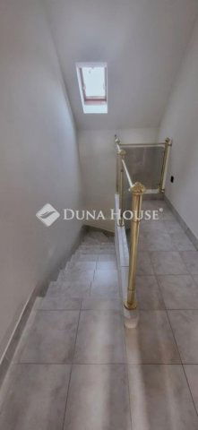 Eladó családi ház, Mogyoródon 98 M Ft, 5 szobás