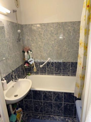 Eladó panellakás, Debrecenben 64.89 M Ft, 2 szobás