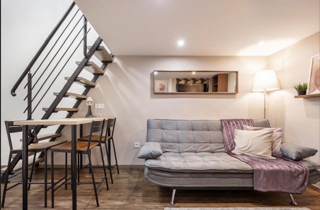 Eladó téglalakás, Budapesten, VI. kerületben 41.9 M Ft, 1 szobás