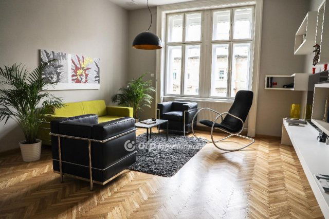 Eladó téglalakás, Budapesten, VI. kerületben 79.9 M Ft, 2 szobás